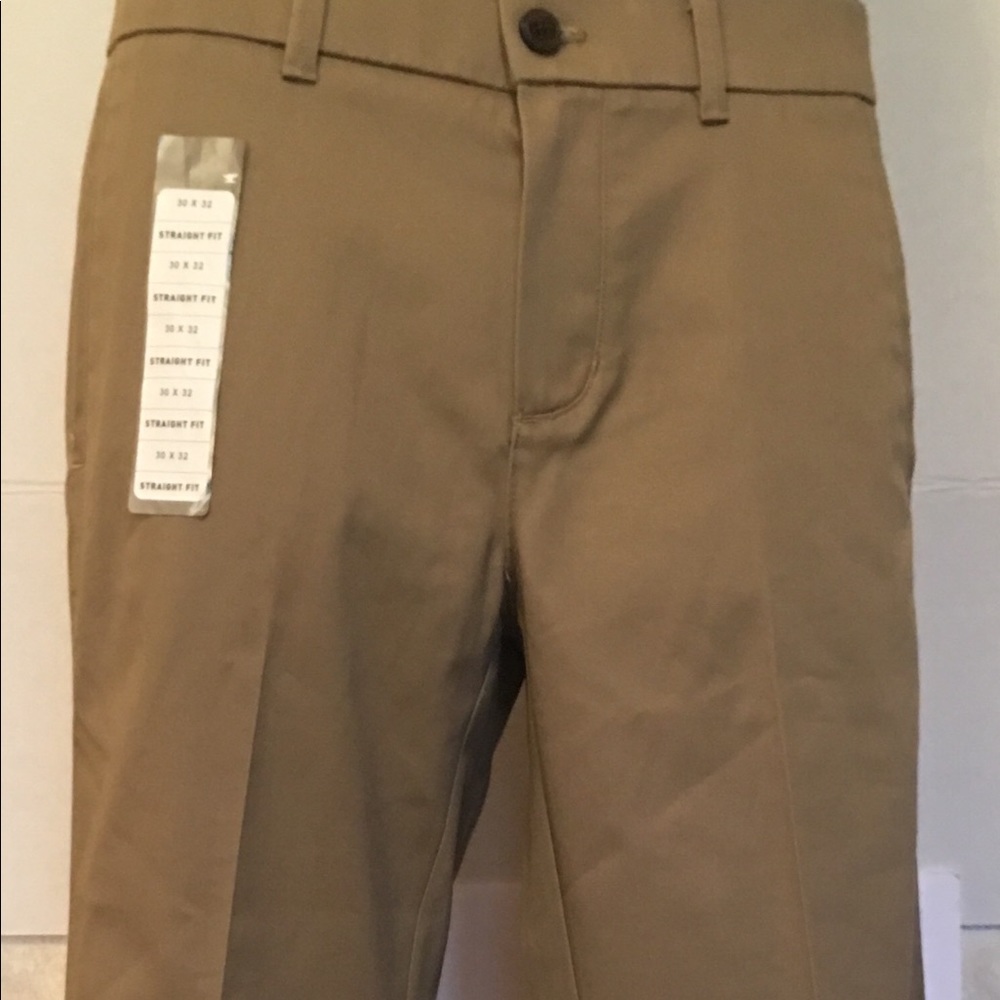 Men’s Haggar 30/32 Khaki dress pants